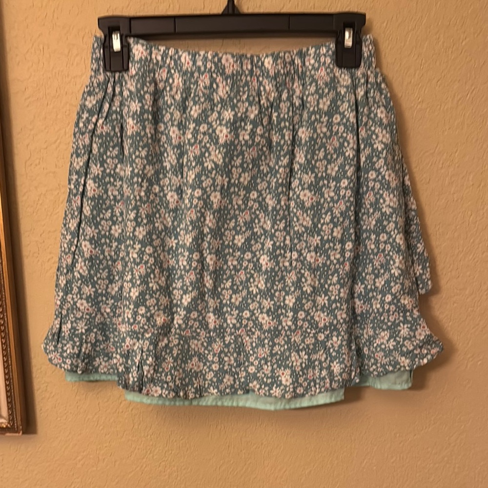 Green Ruffled Wrap Mini Skirt - Picture 3 of 3